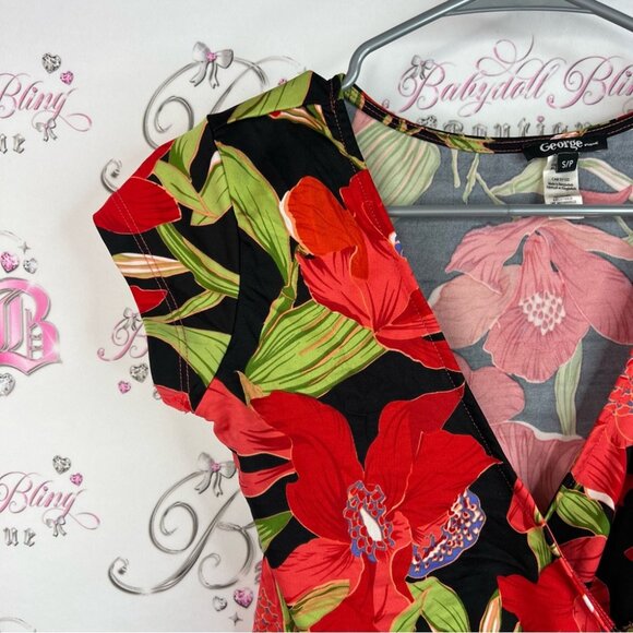 George tshirt tie up y2k flowers tropical Red and Green Floral Wrap Blouse - Picture 6 of 9
